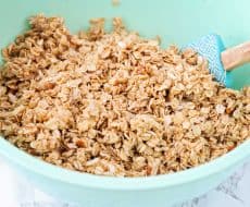 Simple Homemade Granola Recipe- I Heart Naptime