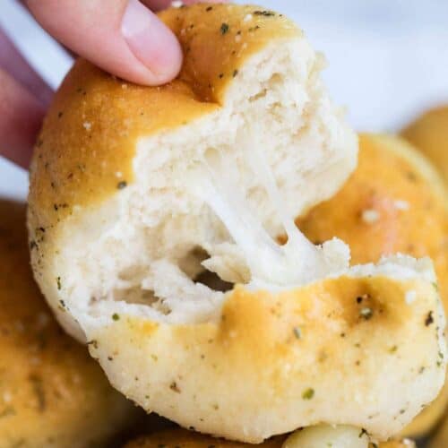 EASY Garlic Cheese Rolls (20 minutes!) - I Heart Naptime