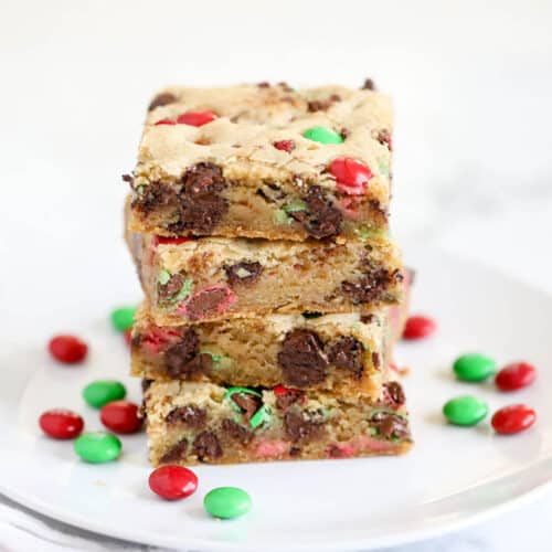 EASY M&M Cookie Bars - I Heart Naptime