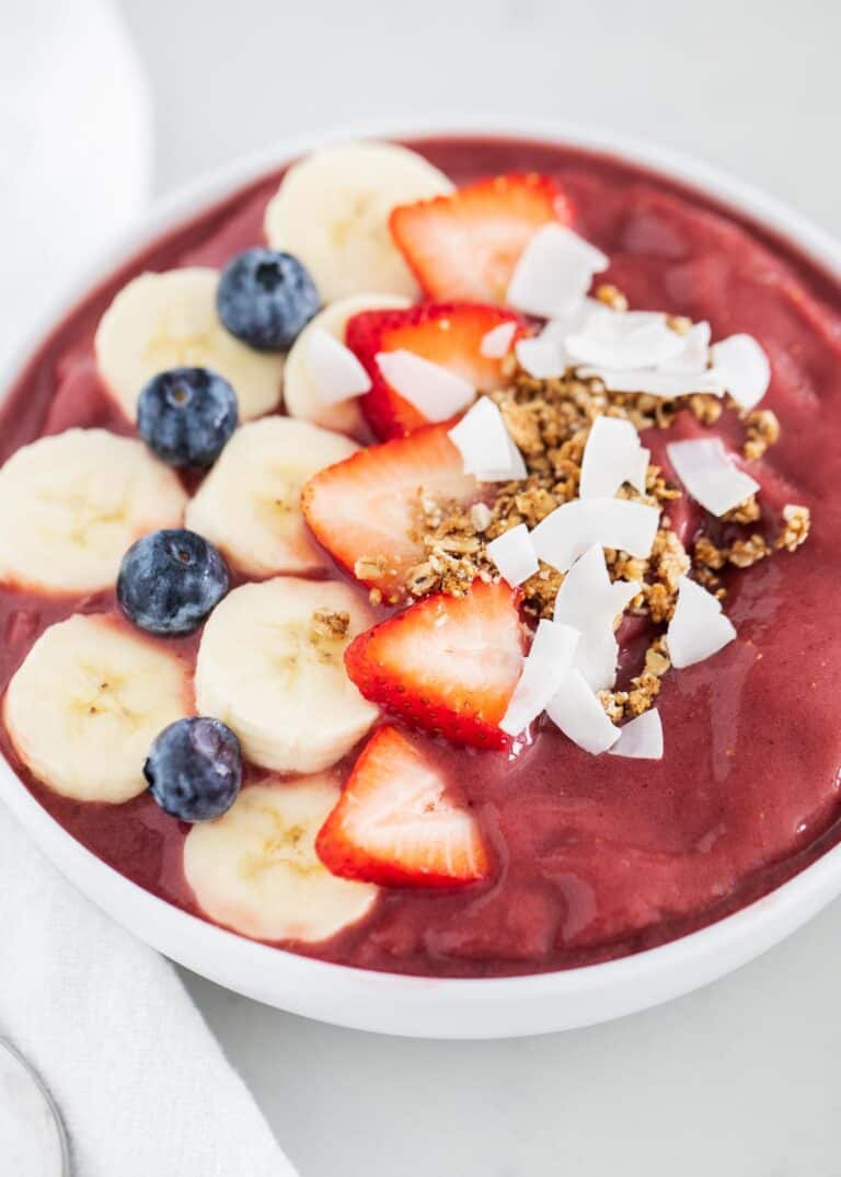 EASY Acai Berry Bowl - I Heart Naptime