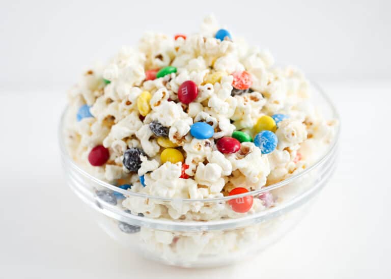 3-Ingredient M&M Popcorn - I Heart Naptime