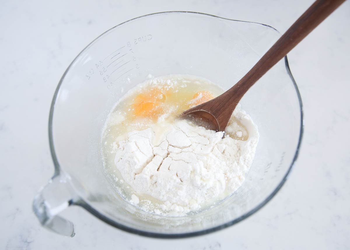 Cake mix, egg and oil in a bowl.