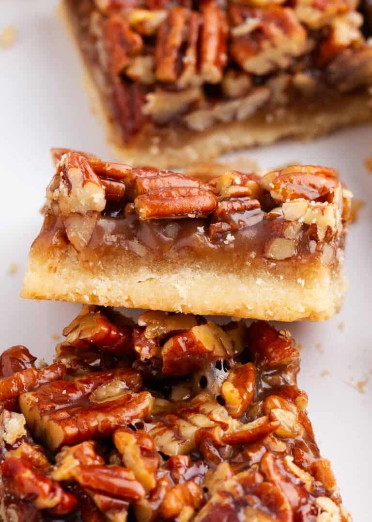 Easy Pecan Pie Bars - I Heart Naptime