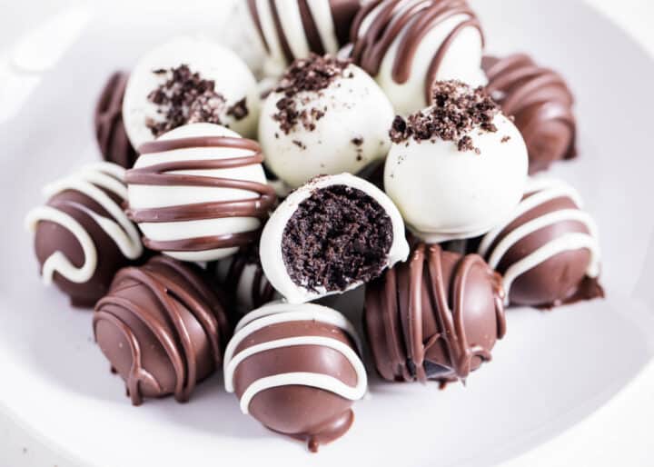 3-Ingredient Oreo Balls - I Heart Naptime