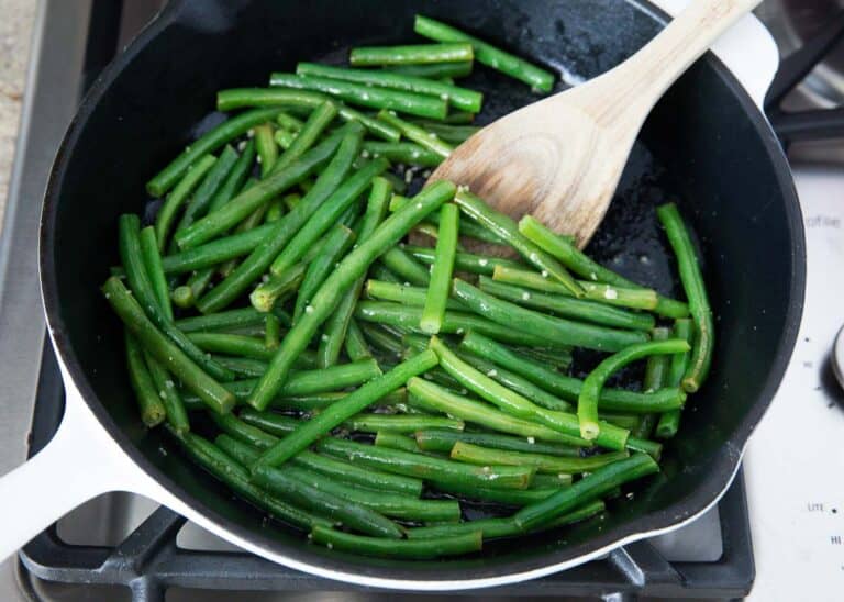 Easy Green Bean Recipe - I Heart Naptime