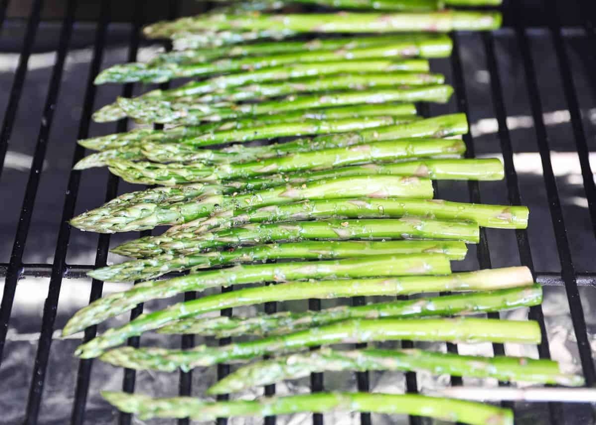 Asparagus on the grill.