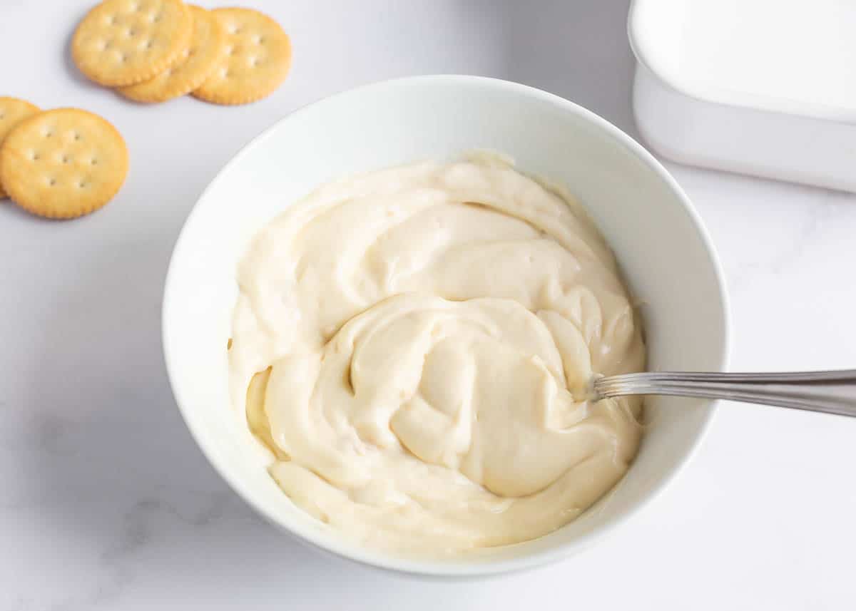 Sur cream, cream of chicken soup, Worcestershire sauce, and lemon juice in a medium mixing bowl.