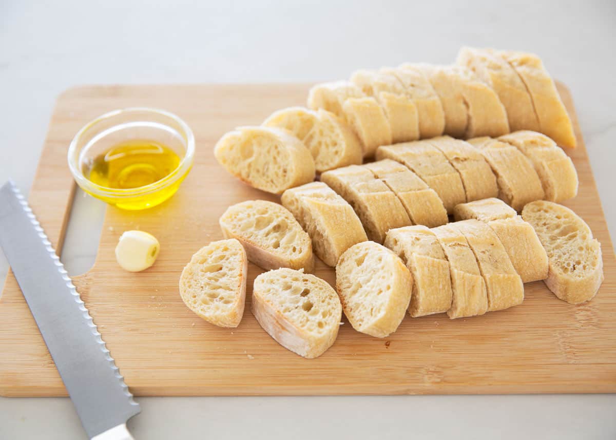 Crostini ingredients.